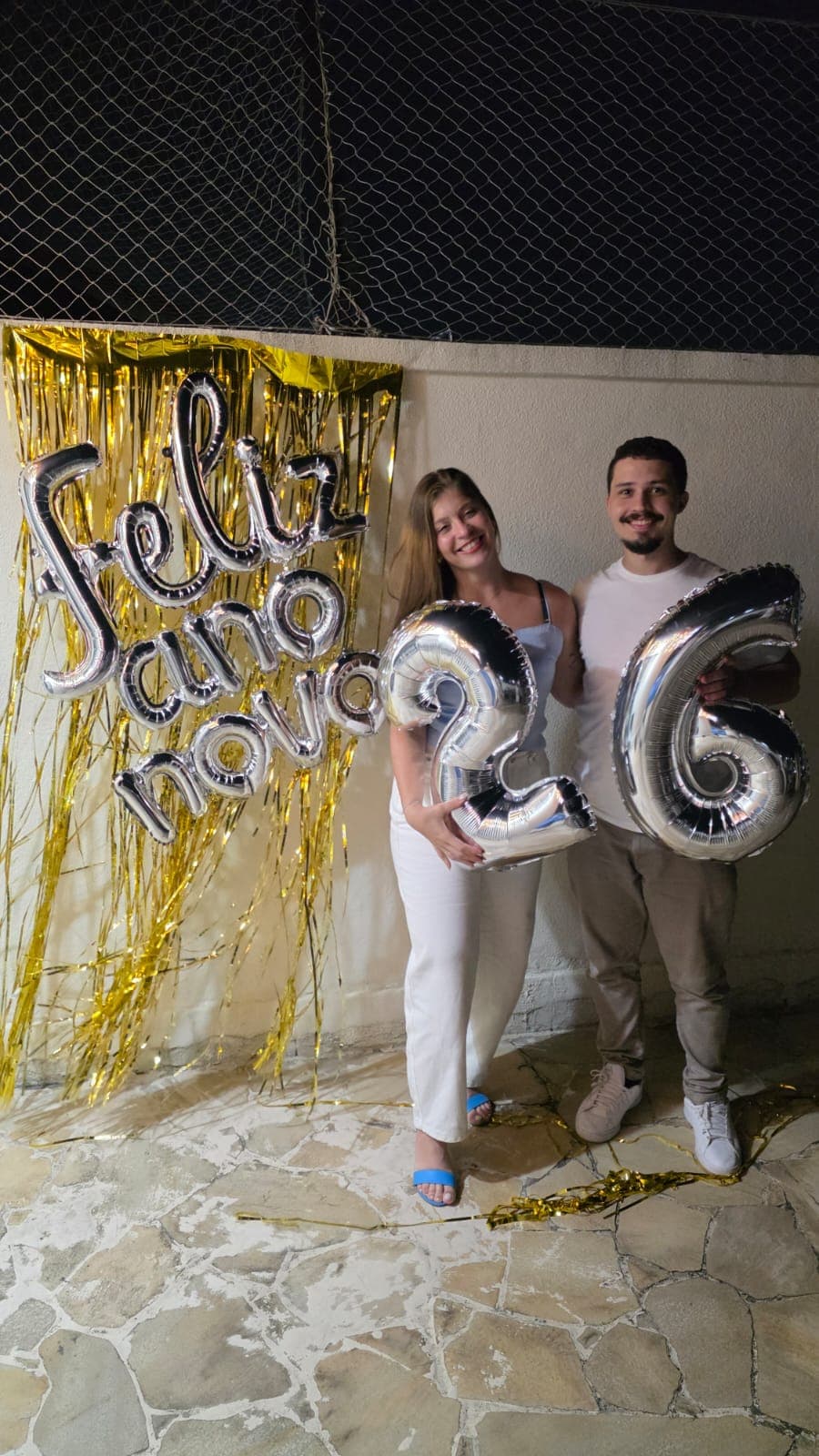 Carlos e Larissa em um retrato principal da galeria.