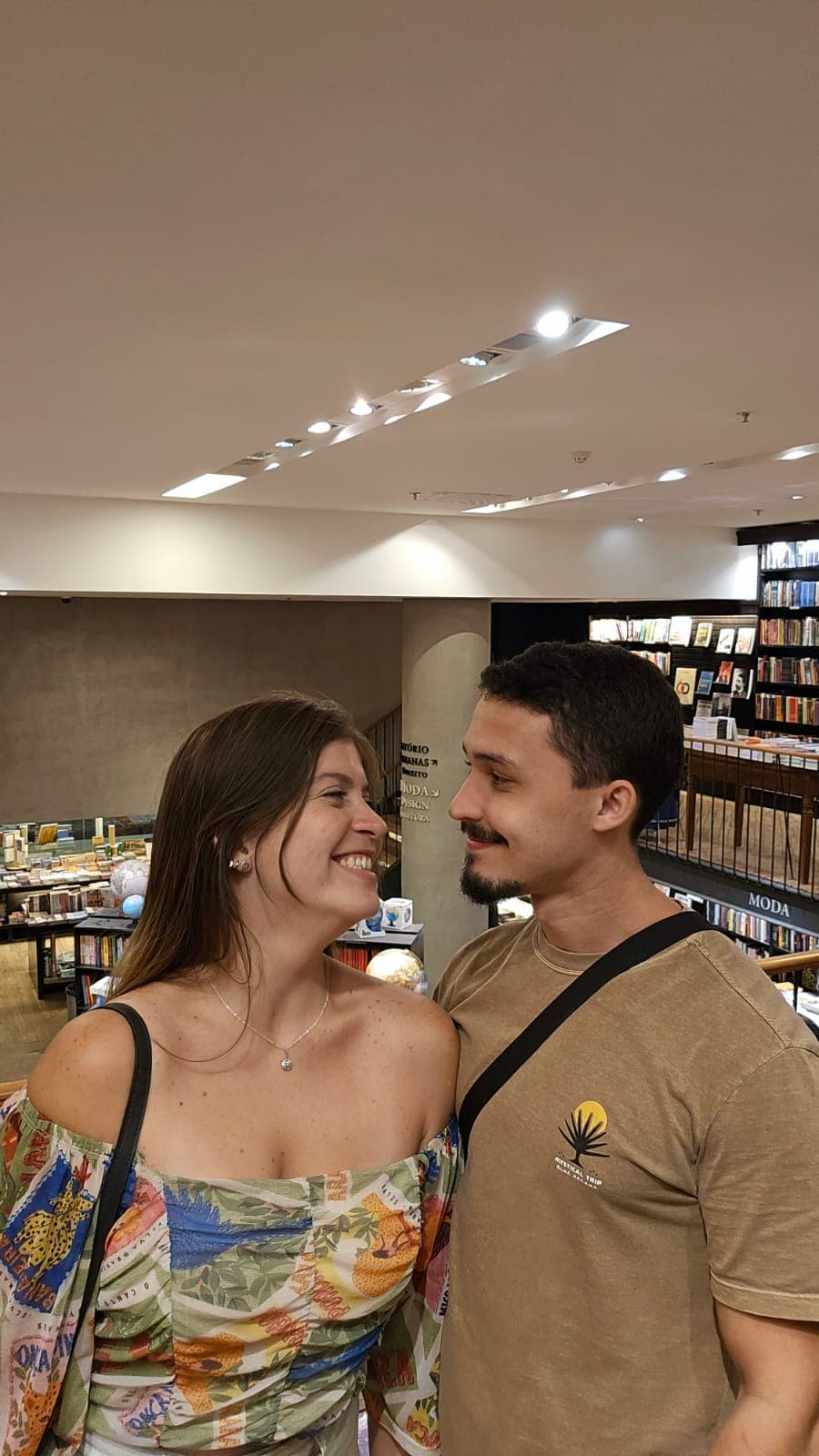 Retrato de Carlos e Larissa para a seção sobre o casal.